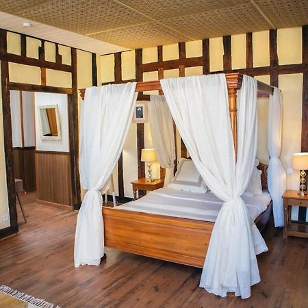 Bed and Breakfast Cafe De France Оза Экстерьер фото